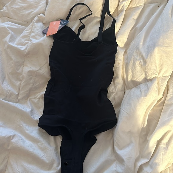 Feeling girl bodysuit shaper spaghetti string. This is listed as an extra large - Picture 3 of 7